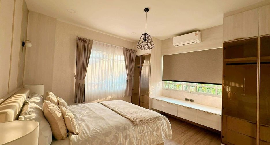 For sale 4 bedrooms villa in Bang Lamung, Chonburi