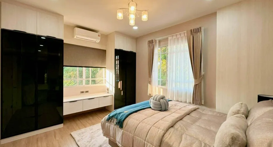For sale 4 bedrooms villa in Bang Lamung, Chonburi