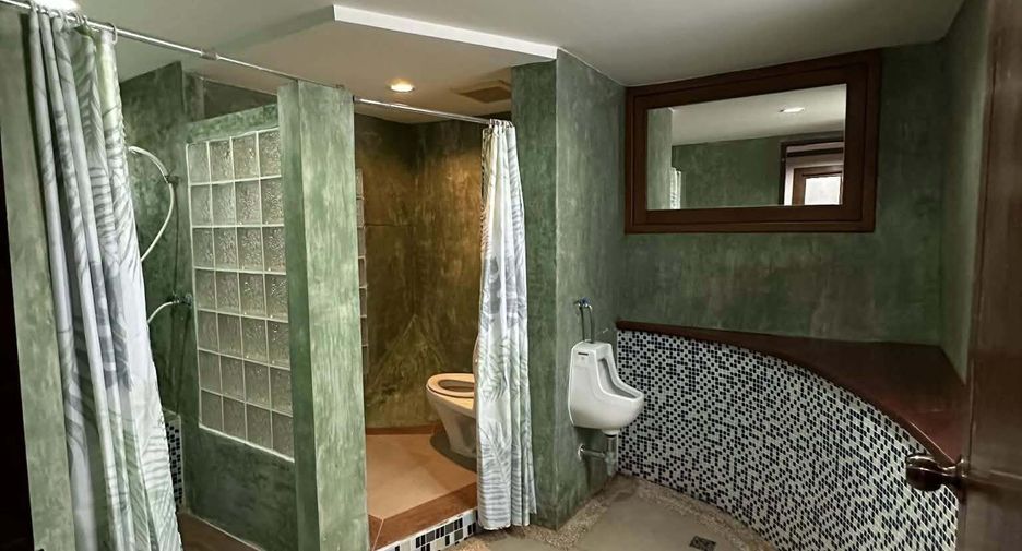 À vendre et à louer 4 chambres villa à Bang Lamung, Chonburi