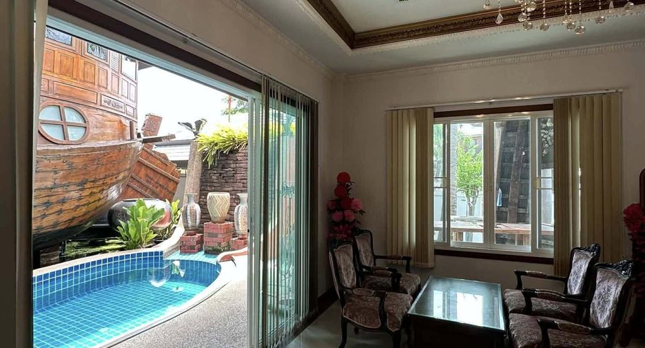 À vendre et à louer 4 chambres villa à Bang Lamung, Chonburi