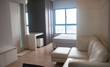Wohnung zur Miete mit 1 Zimmer in Khlong San, Bangkok