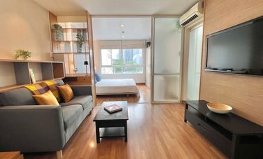 À louer studio condo à Khlong Toei, Bangkok