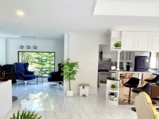 À louer 3 chambres maison à Si Racha, Chonburi