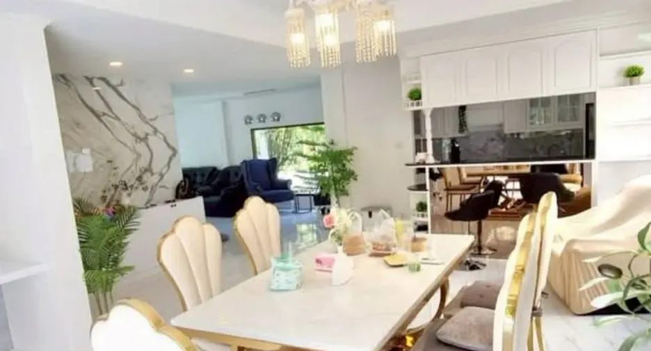 For rent 3 bedrooms house in Si Racha, Chonburi