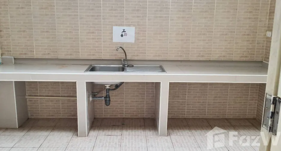 For rent 2 bedrooms townhouse in Prawet, Bangkok