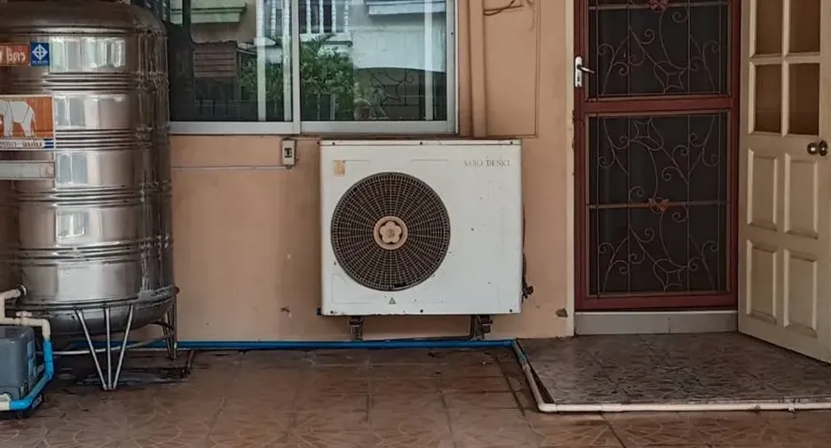 For rent 2 bedrooms townhouse in Prawet, Bangkok
