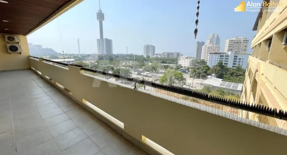For rent and for sale 3 bedrooms condo in Bang Lamung, Chonburi