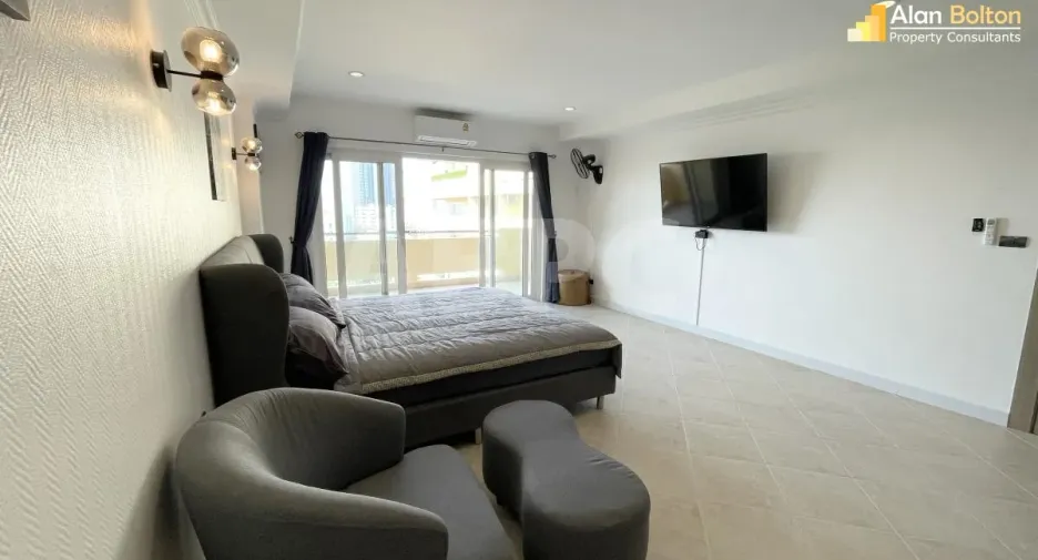 For rent and for sale 3 bedrooms condo in Bang Lamung, Chonburi