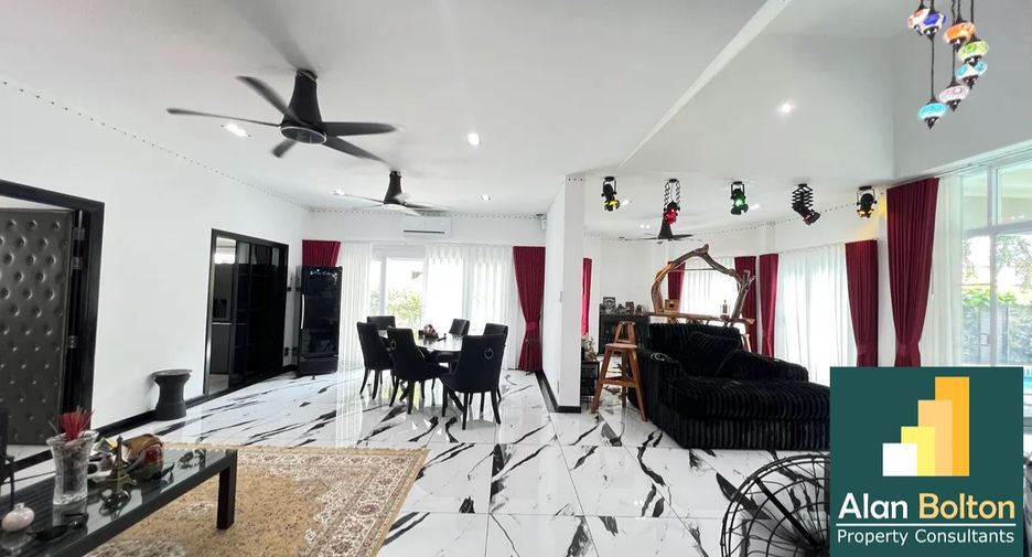 For rent and for sale 3 bedrooms house in Bang Lamung, Chonburi