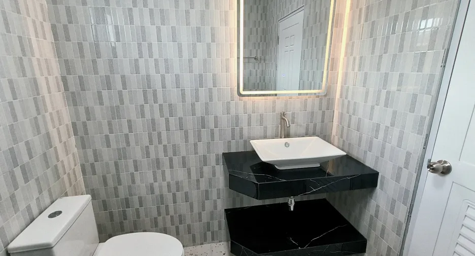 For sale 4 bedrooms house in Bueng Kum, Bangkok