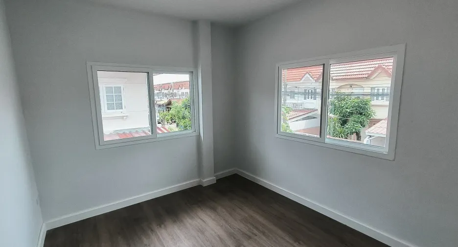 For sale 4 bedrooms house in Bueng Kum, Bangkok