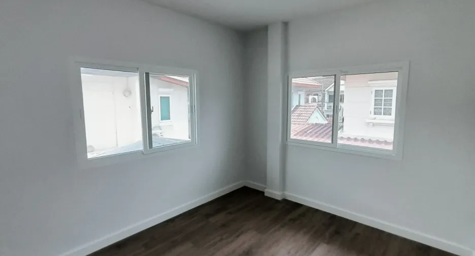 For sale 4 bedrooms house in Bueng Kum, Bangkok