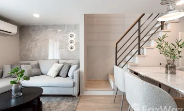 For rent 2 bedrooms condo in Bang Rak, Bangkok