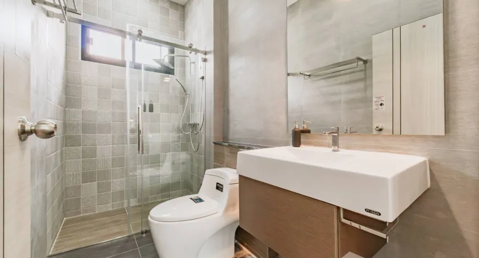 Haus zur Miete mit 4 Zimmer in Prawet, Bangkok