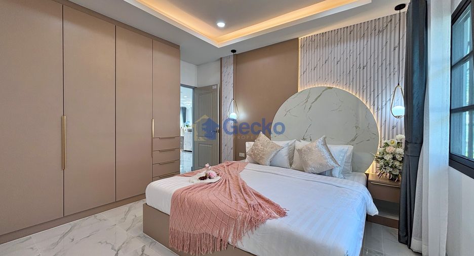 For sale 4 bedrooms house in Bang Lamung, Chonburi