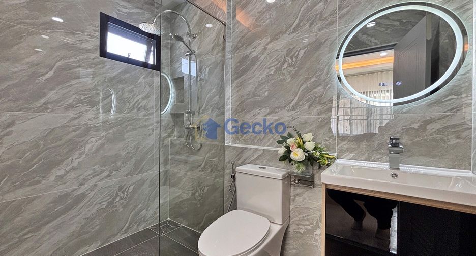 For sale 4 bedrooms house in Bang Lamung, Chonburi