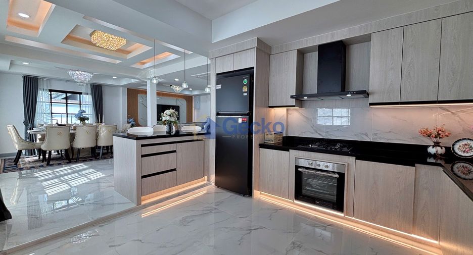 For sale 4 bedrooms house in Bang Lamung, Chonburi