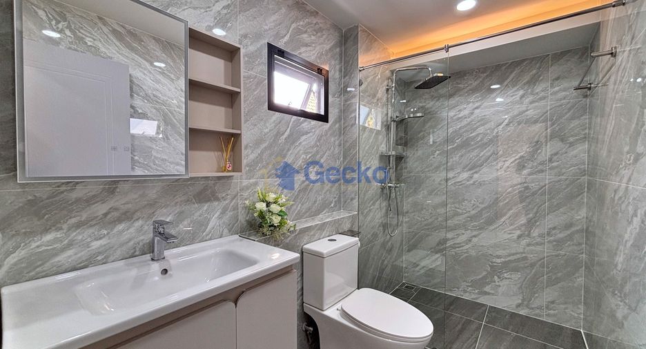 For sale 4 bedrooms house in Bang Lamung, Chonburi