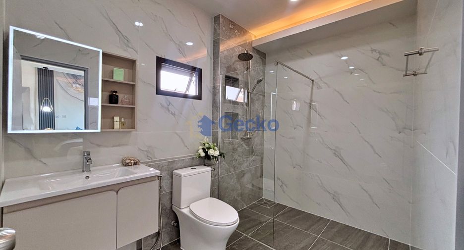 For sale 4 bedrooms house in Bang Lamung, Chonburi