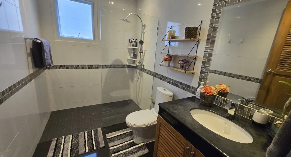 For sale 3 bedrooms condo in Thalang, Phuket