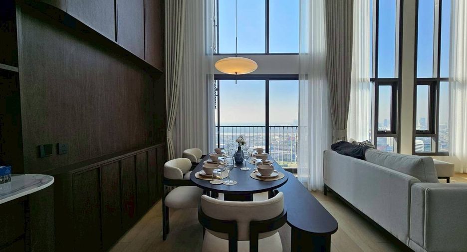 For rent 3 bedrooms condo in Khlong Toei, Bangkok