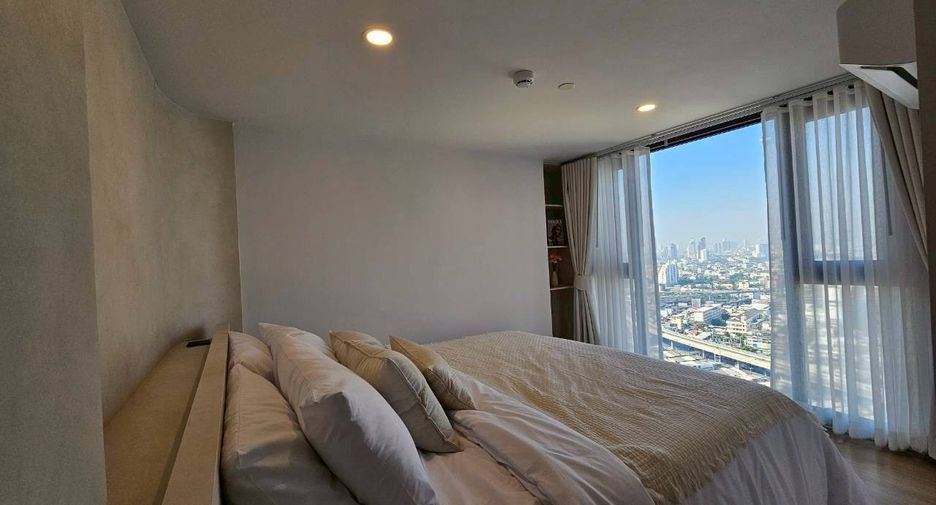 For rent 3 bedrooms condo in Khlong Toei, Bangkok