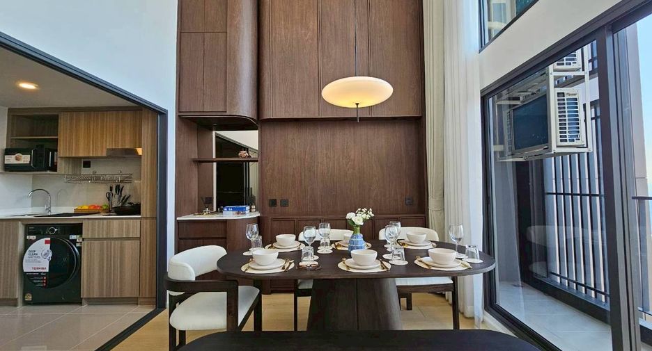 For rent 3 bedrooms condo in Khlong Toei, Bangkok