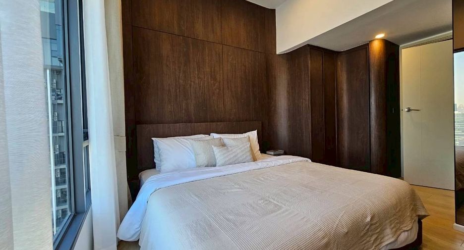 For rent 3 bedrooms condo in Khlong Toei, Bangkok