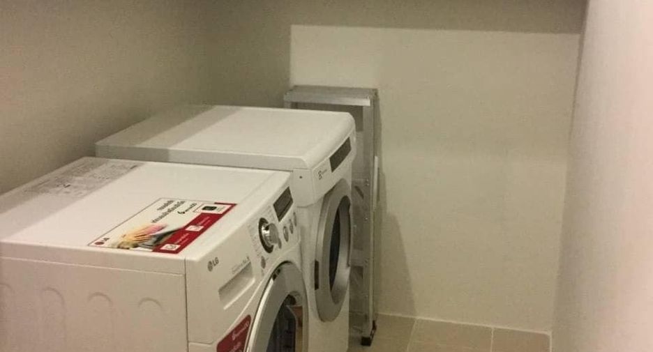 Condo en alquiler de 4 habitaciones en Watthana, Bangkok