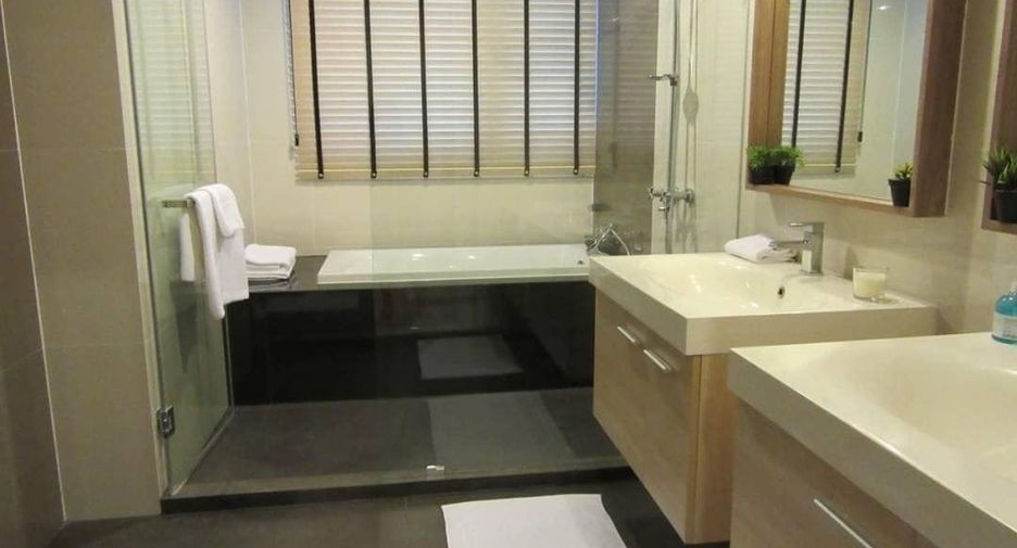 Condo en alquiler de 4 habitaciones en Watthana, Bangkok