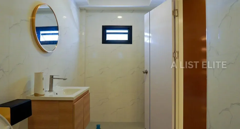 For sale 5 ベッドルーム house in Mueang Phichit, Phichit