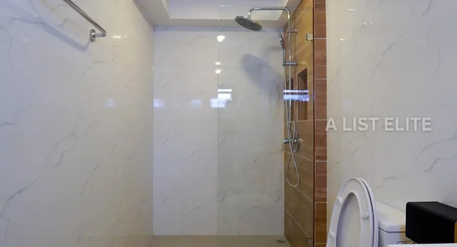 For sale 5 ベッドルーム house in Mueang Phichit, Phichit