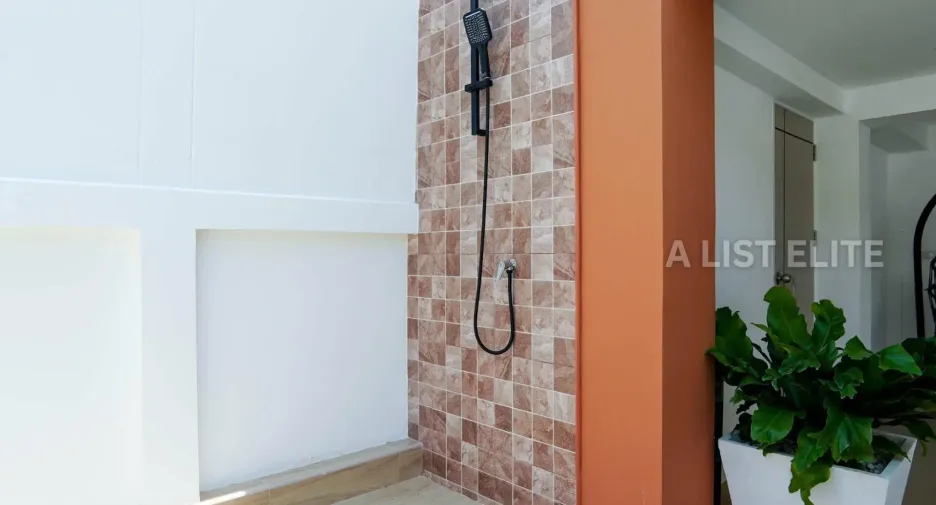 For sale 5 ベッドルーム house in Mueang Phichit, Phichit