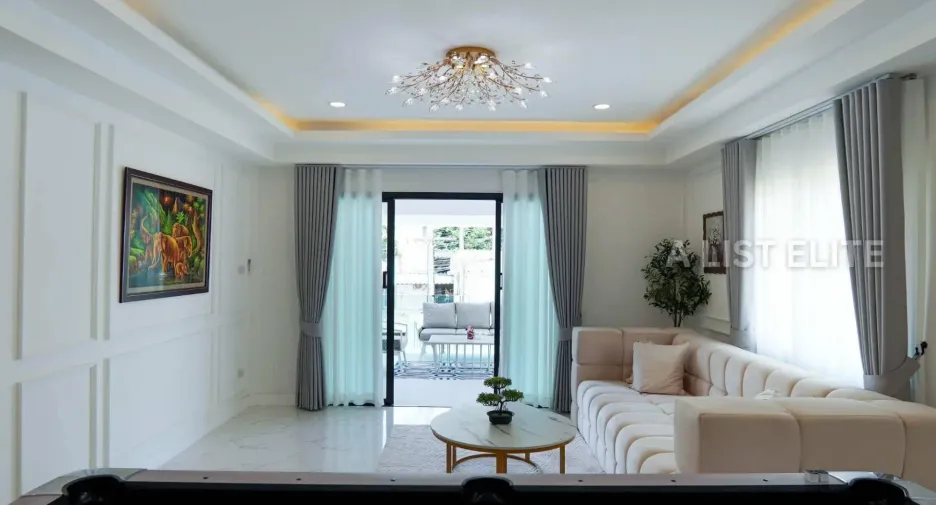 For sale 5 ベッドルーム house in Mueang Phichit, Phichit