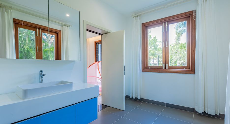For sale and for rent 5 bedrooms house in Thalang, Phuket