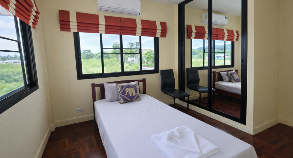 For rent 4 bedrooms house in Mueang Krabi, Krabi