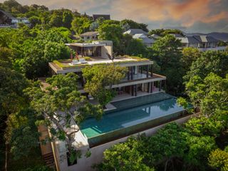 For sale 5 bedrooms villa in Kathu, Phuket
