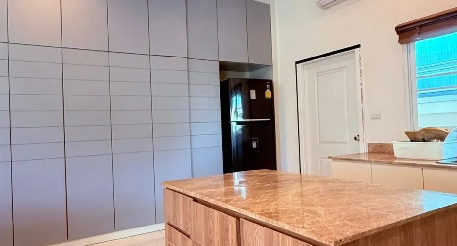 For rent 3 bedrooms villa in Huay Yai, Pattaya