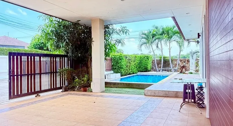 For rent 3 bedrooms villa in Huay Yai, Pattaya