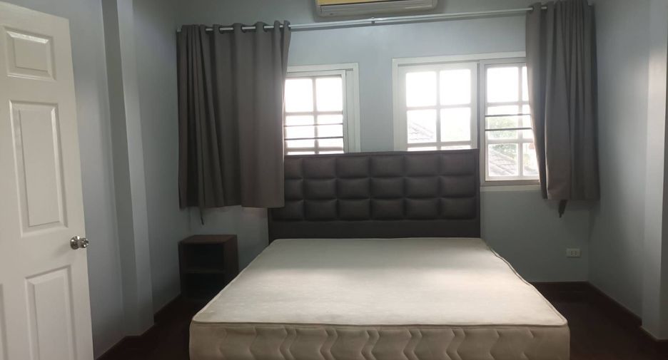 For rent 5 bedrooms house in Mueang Chiang Mai, Chiang Mai
