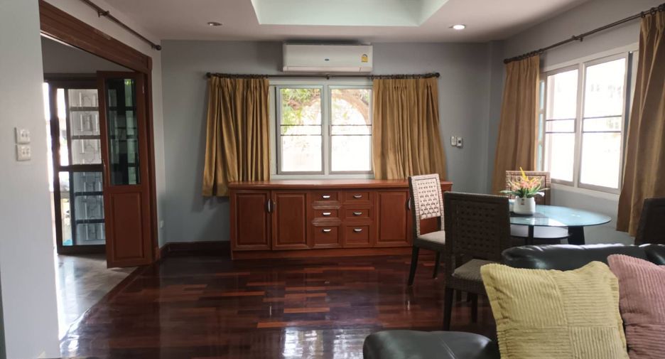 For rent 5 bedrooms house in Mueang Chiang Mai, Chiang Mai