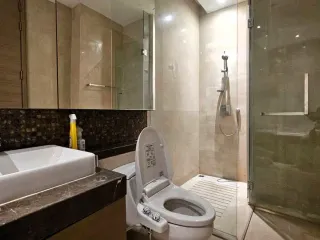 Аренда 2 спальни кондо в Патхум Щан, Бангкок