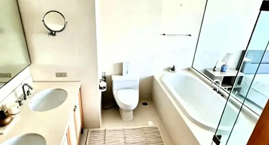 Condo en venta de 2 habitaciones en Khlong Toei, Bangkok