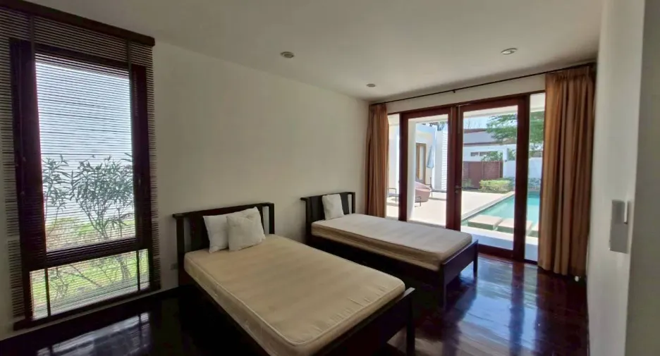 For rent 4 bedrooms villa in Pran Buri, Prachuap Khiri Khan