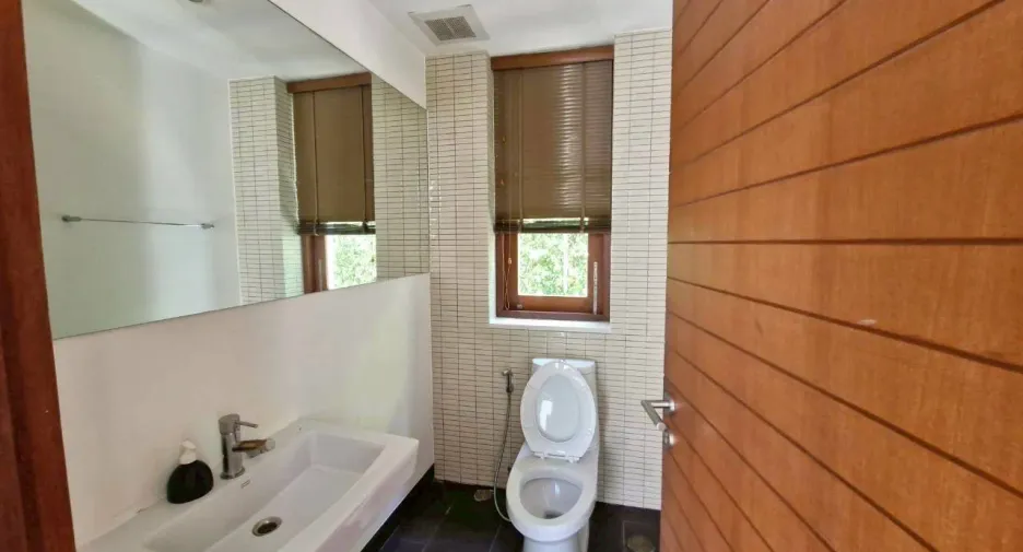 For rent 4 bedrooms villa in Pran Buri, Prachuap Khiri Khan