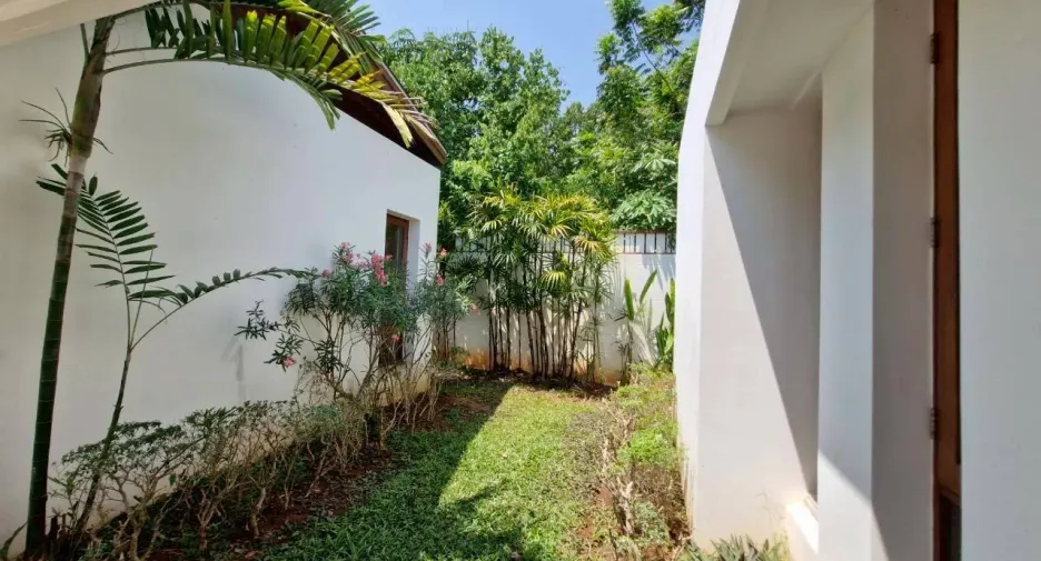 For rent 4 bedrooms villa in Pran Buri, Prachuap Khiri Khan