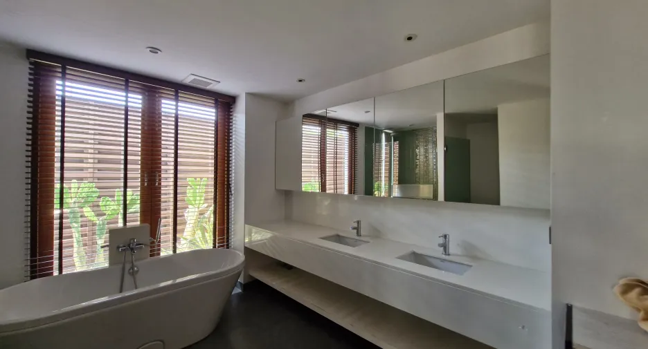 For rent 4 bedrooms villa in Pran Buri, Prachuap Khiri Khan