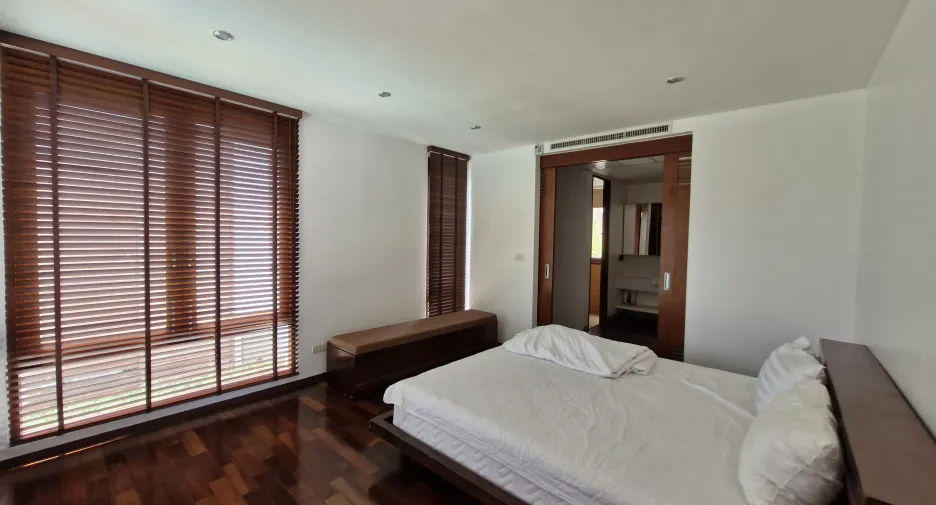 For rent 4 bedrooms villa in Pran Buri, Prachuap Khiri Khan