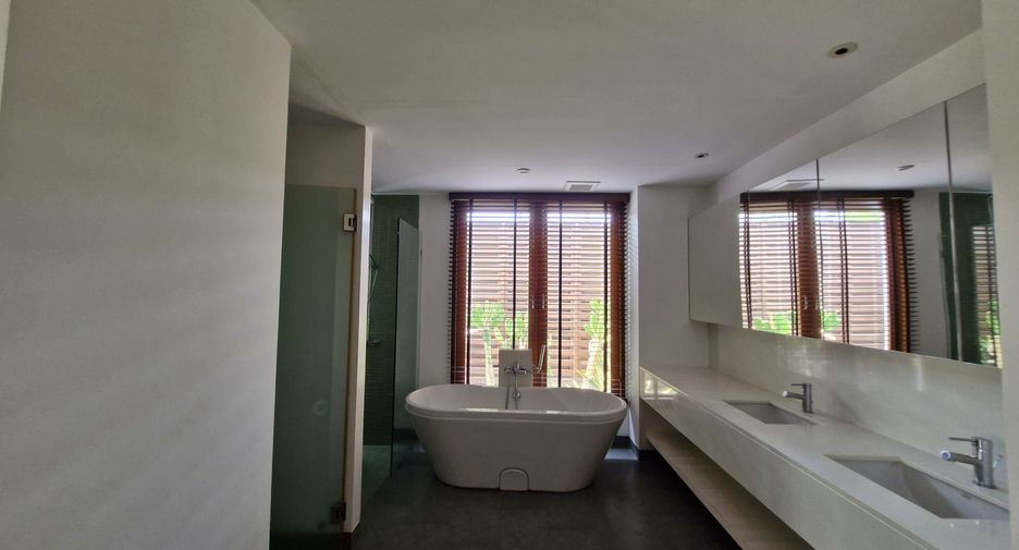 For rent 4 bedrooms villa in Pran Buri, Prachuap Khiri Khan