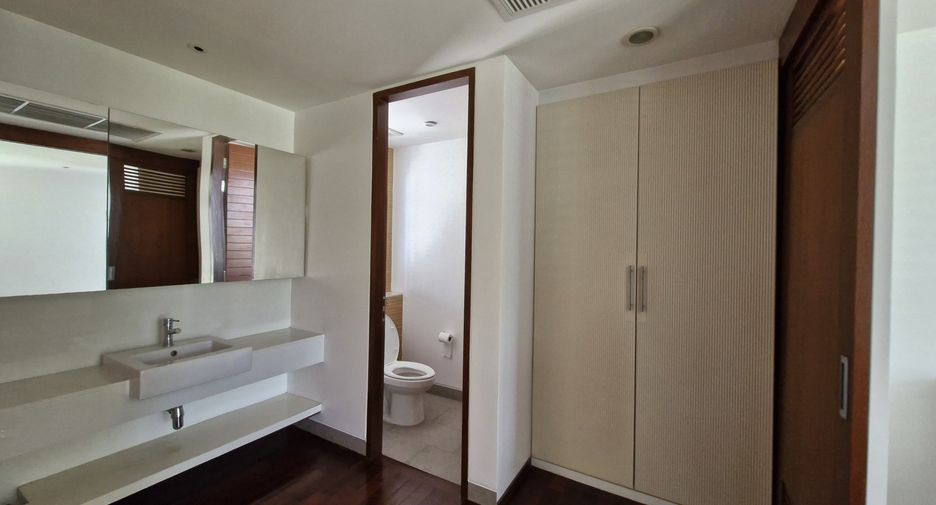 For rent 4 bedrooms villa in Pran Buri, Prachuap Khiri Khan